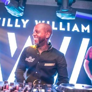 Dünyaca ünlü Fransız sanatçı Willy William, önceki gece Kıbrıs Girne’de