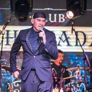 Hafta sonu Kıbrıs Girne’de Chamada Kulüpte sahne alan şarkıcı Altay