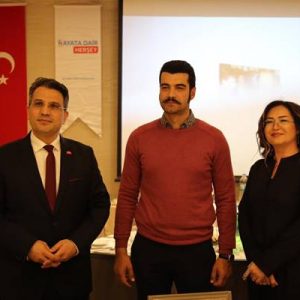 Perşembe günlerinin vazgeçilmezi Bir Zamanlar Çukurova ödüllendi. Yayınlanmaya başladığı günden