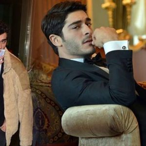 Oyuncu Alperen Duymaz, köpeğiyle birlikte Burak Deniz’i ziyaret etti. Duymaz’ın