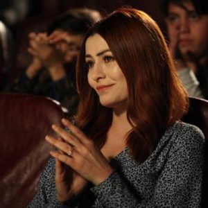 Ünlü oyuncu Deniz Çakır yeni imajıyla bambaşka birisi oldu. Son