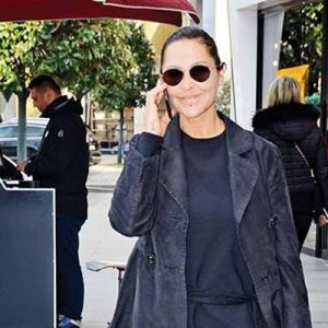 Hülya Avşar, İstinyePark’taydı. Biraz yorgun olduğunu söyleyen ünlü sanatçı “Benim