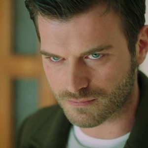 Ay Yapım’ın Show TV’de ekrana gelen ve beğeniyle izlenen dizisi