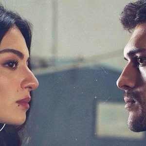 Önümüzdeki sezon başroldeler… Kıvanç Tatlıtuğ ile Elçin Sangu’nun oynadığı ‘Çarpışma’da