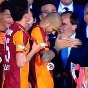 Galatasaray’ın eski oyuncusu Felipe Melo, Yıldırım Demirören’in istifası sonrası çarpıcı
