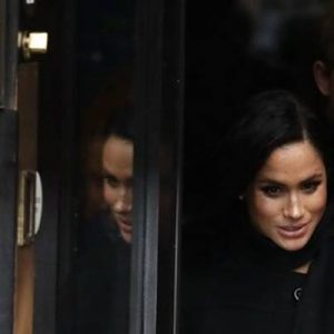 İngiltere kraliyet ailesinin veliaht prenslerinden Sussex Dükü Harry ile evlenerek