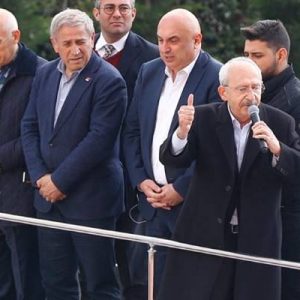 Kemal Kılıçdaroğlu CHP Genel Merkezi önünde açıklamalarda bulundu. Kılıçdaroğlu, “Bu