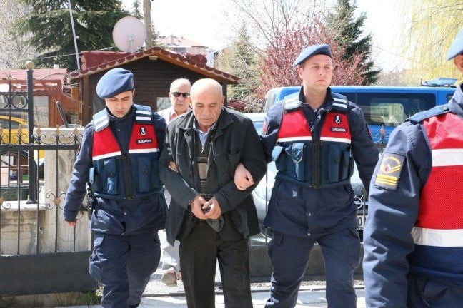 Galeyana geldim... Kemal Kılıçdaroğlu'na yumruk atan saldırgan yakalandı 1 Galeyana geldim... Kemal Kılıçdaroğlu'na yumruk atan saldırgan yakalandı 1