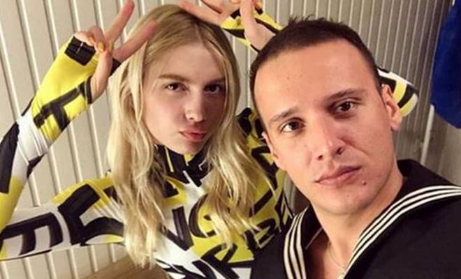 ‘Bana Ne’ şarkısıyla büyük çıkış yakalayan popçu Edis Görgülü, uçakta