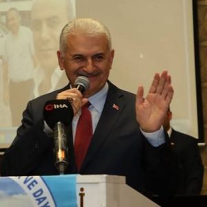 Binali Yıldırım, öğrenci akbillerinin 85 liradan 40 liraya düşeceğini, su