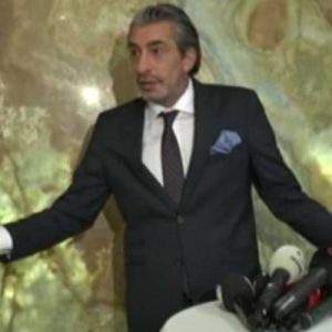 Geçtiğimiz aylarda Dalaman’a gitmek için bindiği uçakta bir kadını taciz