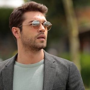 Yakışıklı oyuncu Furkan Andıç, başrolünü Aybüke Pusat ile birlikte paylaştığı