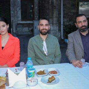 Kadir Doğulu ve Devrim Özkan Darülaceze’de düzenlenen iftara katıldı! TRT