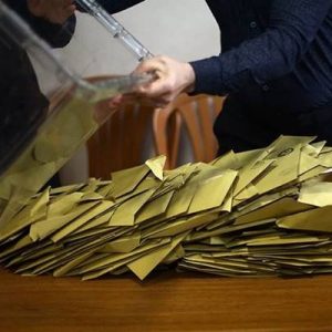 Anadolu Ajansı İstanbul’da seçimlerde usulsüzlük iddiasıyla sandık kurulu başkan ve