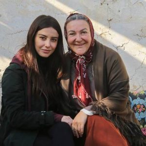 Başrollerinde Sumru Yavrucuk ve Özge Gürel’in oynadığı merakla beklenen “Annem”