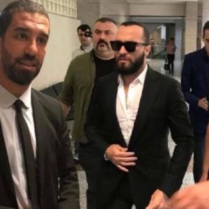 Futbolcu Arda Turan ile şarkıcı Berkay Şahin arasında yaşanan kavgaya