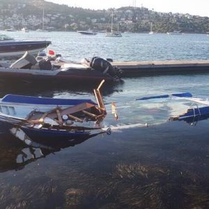 Muğla’nın Bodrum ilçesinde magazin muhabirlerini taşıyan balıkçı teknesine sürat teknesi