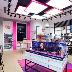 Kadınların en renkli ve en yakın arkadaşı Flormar, yeni konsepte
