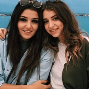 Geçtiğimiz nisan ayında dünyaevine giren Hande Erçel’in kardeşi Gamze Erçel,