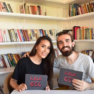 Hande Ünsal, Enes Hergüneş’in hazırlayıp sunduğu YouTube üzerinden yayınlanan “Kalk