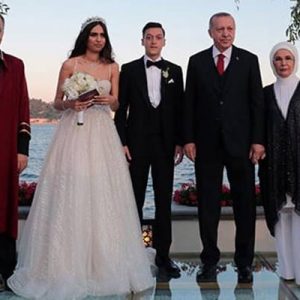 Cumhurbaşkanı Recep Tayyip Erdoğan, Türk asıllı Alman futbolcu Mesut Özil