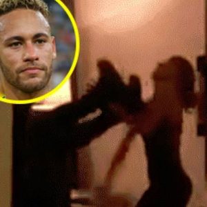 Paris Saint Germain’in ünlü oyuncusu Neymar’ın bir otel odasında buluştuğu