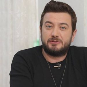 İlk olarak bir magazin programında dile getirilen ayrılık iddiası oyuncu