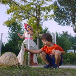 Başrollerinde Ayça Erturan, Ferit Aktuğ, Emir Özyakışır, Hülya Duyar ve