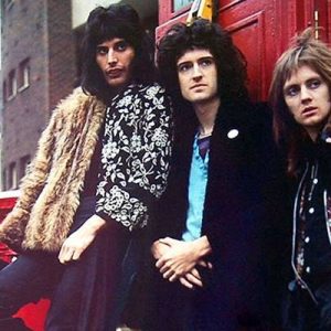 Rock grubu Queen’in ilk olarak 1975 yılında çıkardığı Bohemian Rhapsody
