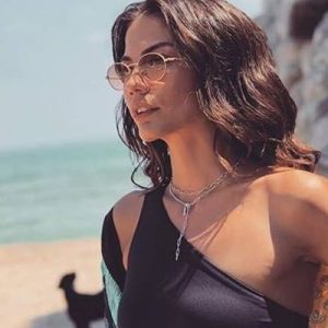 Demet Özdemir’in Instagram hesabından paylaştığı havuzda çekilmiş fotoğrafı büyük beğeni