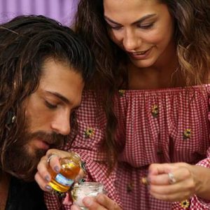 Erkenci Kuş dizisinin başrol oyuncusu Can Yaman, dizinin reytingini kurtarmak