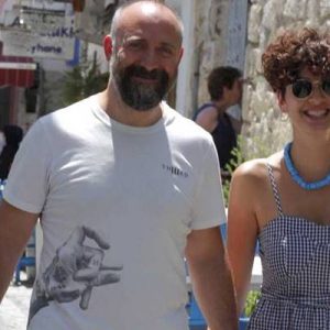 Çeşme Alaçatı’da tatil yapan Halit Ergenç ile Bergüzar Korel, halk