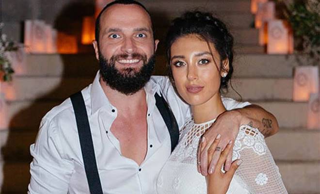 Berkay ile Özlem Ada Şahin bugün gittikleri bir otelde içeri