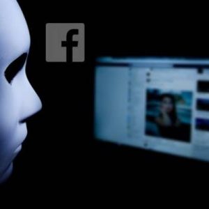 Facebook, üçüncü parti kişilere para karşılığında kullanıcılarının sesli mesajlarını yazıya
