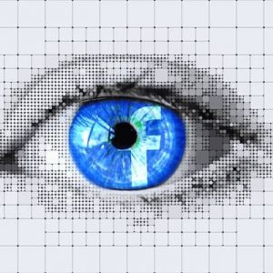 Facebook kullanıcıların yüzlerini etiketlemek için geliştirdiği yüz tanıma teknolojisini bundan