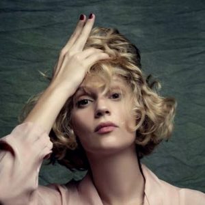 Oyuncu Farah Zeynep Abdullah meslektaşı Doğu Demirkol ile aşk yaşamaya