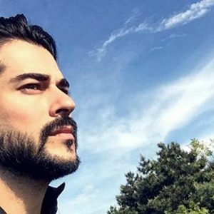 Başarılı oyuncu Burak Özçivit’in ‘Diriliş Osman’ dizisindeki partneri belli oldu.