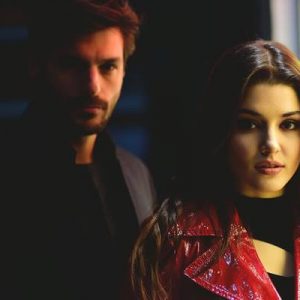 Türkiye’de dizi sektörü büyüme ve dönüşümünü sürdürüyor. Sektörün en önemli
