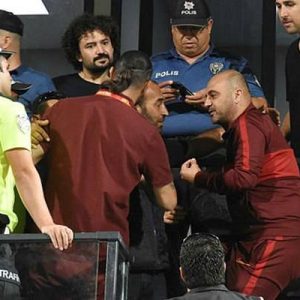 Hasan Şaş, Galatasaray’daki görevinden istifa ettiğini açıkladı. Hasan Şaş, Galatasaray’daki