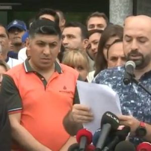 İstanbul Büyükşehir Belediyesi’nin Saraçhane binası önünde 12 Haziran 2019’da bir