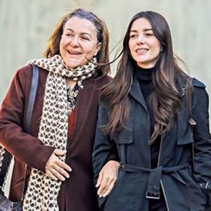 Sumru Yavrucuk ve Özge Gürel’in başrollerinde oynadığı, ‘Annem’ filminin ilk