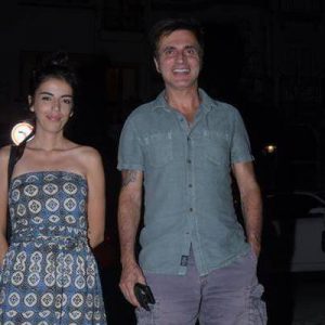 Uzun bir süredir yalnız olan şarkıcı Teoman, yeni sevgilisi Melisa