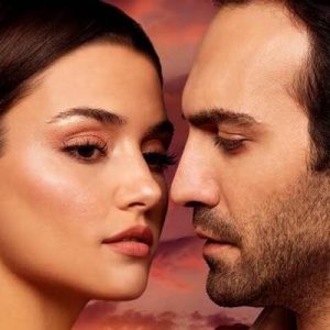 Azize’nin yeni afişi yayınlandı… Kanal D’nin; yapımcılığını Süreç Film’in, yönetmenliğini