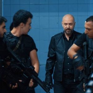 Erdal Beşikçioğlu’nun başrolünde yer aldığı, BluTV özel yapımı olarak yeni