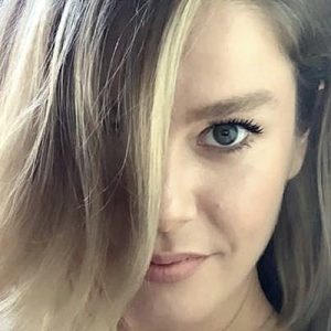 Burcu Biricik, Instagram hesabından romantik bir gönderi paylaştı. 2016 yılında