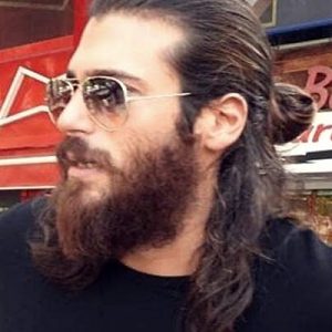 Yakışıklı oyuncu Can Yaman, bugün çekilen bir görüntüsü ile güldürdü.