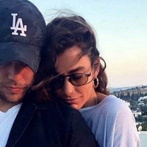 Tolga Sarıtaş ve sevgilisi Zeynep Mayruk’un aşkı dolu dizgin devam