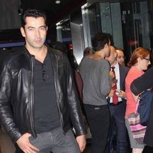Kenan İmirzalıoğlu, yönetmen arkadaşı Emin Alper’e destek için ‘Kız Kardeşler’