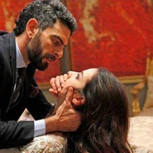 ATV ekranlarında yayınlanan Sen Anlat Karadeniz dizisinin yönetmeni Osman Sınav,