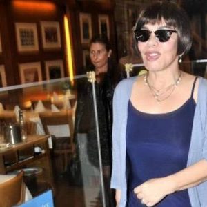 Kolit hastalığı nedeniyle 2014 yılında ameliyat olan Sezen Aksu’nun hastalığının